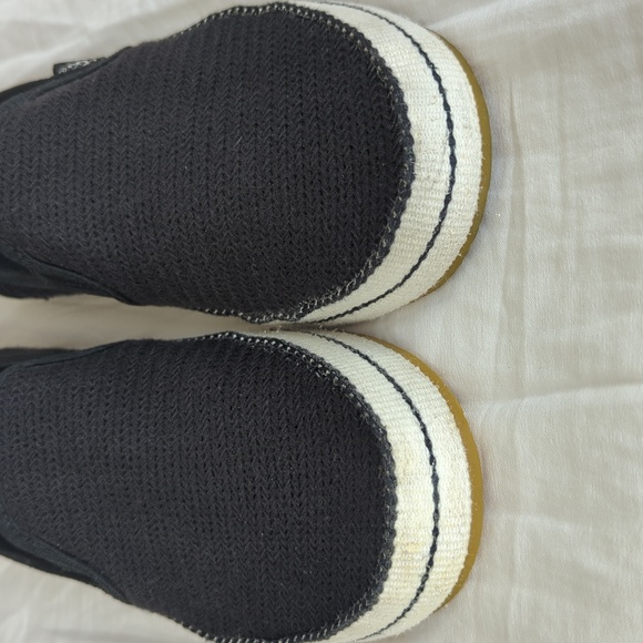 UGG Bren Slip-On Sneakers Women's Black Knit Mesh Comfort Loafers - Picture 7 of 8